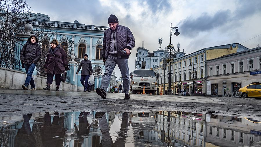 Жителям Москвы и Подмосковья пообещали небольшое потепление на выходных